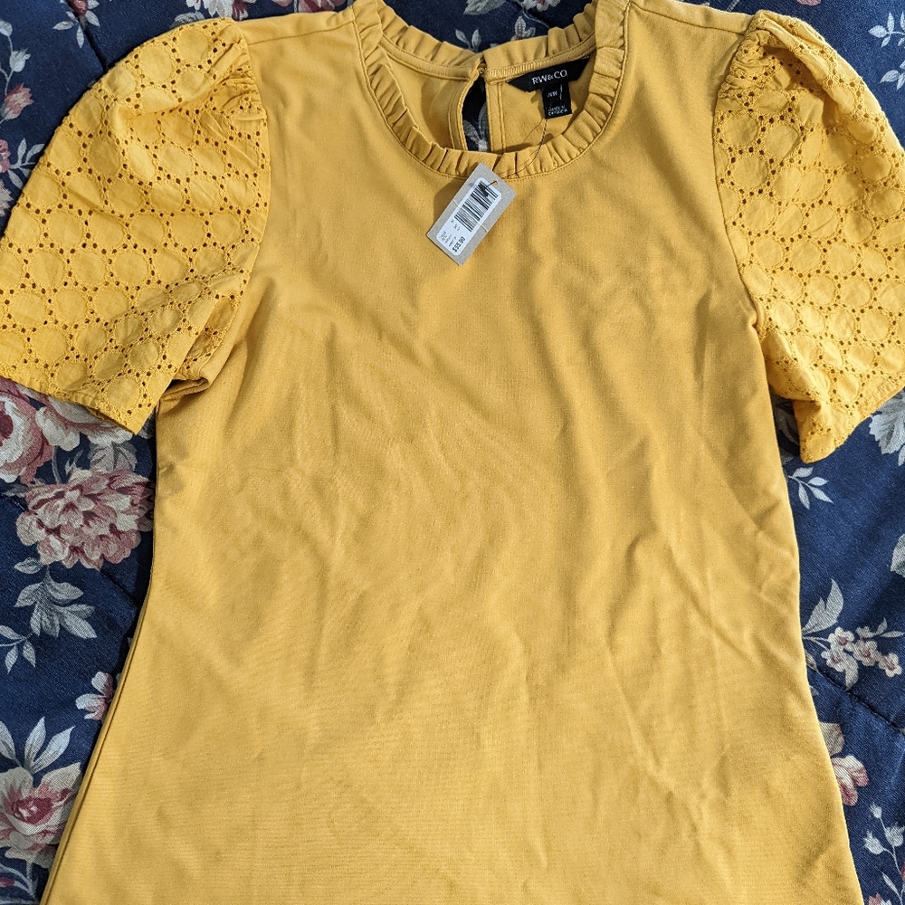 🏵️ Popover Mock-Neck Blouse With Puffed Eyelit Short Sleeves